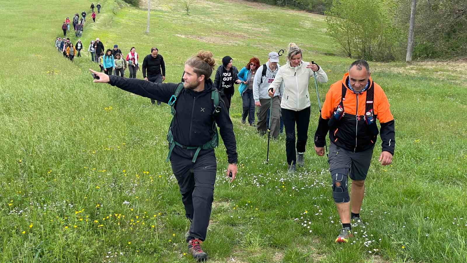 header-percorsi-alla-scoperta-di-amerino-tipico-trekking-con-degustazione-montecastrilli-le-poggette